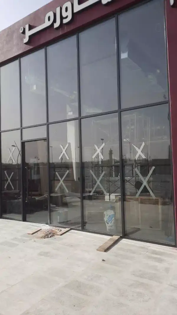 تكسيات زجاج اللاكويل الملون (Lacquered Glass) للمطابخ والمكاتب