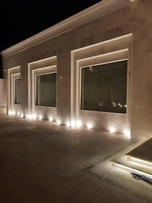البرجولات الزجاجية وتغطية الجلسات الخارجية المقاومة للشمس والأمطار