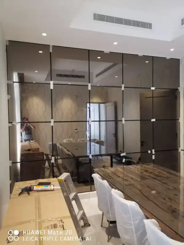 تصاميم مرايا LED الذكية للمغاسل والرخام المعلق (Backlit & Frontlit)